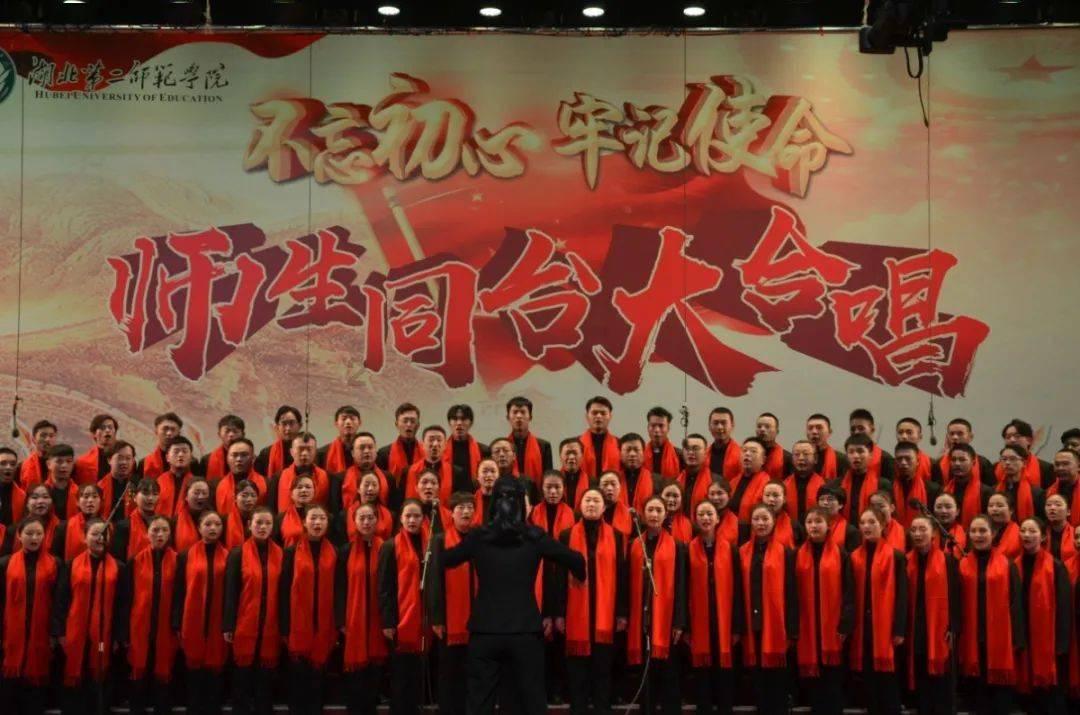 一女子诈骗近1900万元，获刑14年半！此女子是如何行骗的？游戏画面